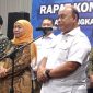 Gubernur Jawa Timur Khofifah Indar Parawansa saat menghadiri konsolidasi Program Makan Bergizi (MBG) di Jatim Expo Surabaya, Selasa (7/10/2025). (Dok Foto Ho/RadarBangsa.co.id)