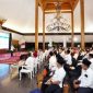 Menteri Sosial Saifullah Yusuf (Gus Ipul) berdialog dengan camat, lurah, dan kepala desa se-Banyuwangi di Pendopo Sabha Swagatha Blambangan, Kamis (2/10/2025). (Foto Dok Ho/RadarBangsa.co.id)