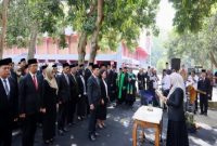 Bupati Banyuwangi Ipuk Fiestiandani melantik 34 pejabat Pimpinan Tinggi Pratama, Administrator, dan Pengawas di lingkungan Pemkab Banyuwangi, di GOR Tawangalun, Rabu (15/10/2025). (Foto Dok Ho/RadarBangsa.co.id)