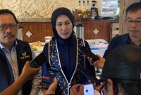 Ketua DPW Partai NasDem Jawa Timur, Lita Machfud Arifin, bersama Sekretaris DPW, Aminurokhman dan Ketua DPD Partai NasDem Kota Kediri, Adi Suwono