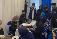 Ketua DPW Partai NasDem Jawa Timur, Lita Machfud Arifin saat melakukan monitoring kegiatan cek kesehatan di DPD Kabupaten Kediri