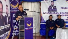 Ketua DPD Partai NasDem Kabupaten Kediri, Drs. H. Lutfi Mahmudion saat memberikan sambutan dalam konsolidasi bersama DPW Jatim