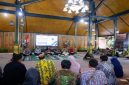 Bupati Banyuwangi Ipuk Fiestiandani menghadiri forum pertemuan BPD se-Banyuwangi bertajuk Gesah Desa di Pelinggihan Dinas Kebudayaan dan Pariwisata, Kamis (16/10/2025) (Foto Dok Ho/RadarBangsa.co.id)