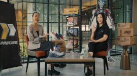 Reza Mathilda Gozali (kiri) dan narasumber lainnya berbagi kisah perjalanan Precise Shoes dalam podcast Cerita Bersama Brand Lokal di kanal YouTube JNE ID (Foto Dok Ho/RadarBangsa.co.id)