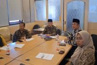 Wakil Bupati Bangkalan Moch. Fauzan Ja’far memaparkan komitmen Pemkab Bangkalan dalam meningkatkan keterbukaan informasi publik pada kegiatan Monev KI Jawa Timur (Foto Dok Ho/RadarBangsa.co.id)