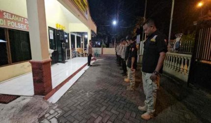 Kapolsek Tikung Pimpin Apel Pengamanan Pelantikan Pengurus PSHT Cabang Lamongan Pusat Madiun