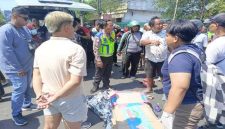 Petugas Polsek Semarang Tengah dan Unit Laka Lantas Polrestabes Semarang saat melakukan olah TKP di lokasi kecelakaan di Jalan MH Thamrin, Semarang, Selasa (14/10/2025). (Foto Dok Ho/RadarBangsa.co.id)