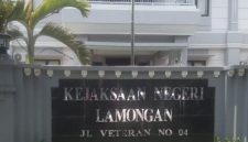 Tampak depan Kantor Kejaksaan Negeri Lamongan di Jalan Veteran, Lamongan, Jawa Timur. (Foto Dok Ho/RadarBangsa.co.id)