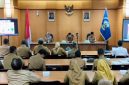 Suasana pendampingan penyusunan draft perubahan Perda Pajak Daerah dan Retribusi Daerah (PDRD) bersama Kemendagri yang diikuti jajaran Pemkab Bangkalan di Aula Diponegoro, Kantor Bupati Bangkalan, Senin (6/10/2025). (Foto Dok Ho/RadarBangsa.co.id)