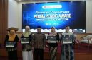 Dua dari kiri, Lia Istifhama usai menerima PERMA PENDIS Award 2025 di Probolinggo (Foto Dok Ho/RadarBangsa.co.id)