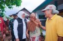 Gubernur Khofifah meninjau rumah warga penerima program Rutilahu di Nganjuk. (Foto Dok Ho/RadarBangsa.co.id)