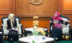 Khofifah Dukung FinExpo dan IIFS 2025, Dorong Literasi Keuangan hingga UMKM Jatim