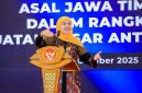 Gubernur Jawa Timur Khofifah Indar Parawansa menyampaikan sambutan dalam Forum Silaturahim bersama masyarakat Sulteng asal Jatim di Palu, Jumat (17/10) ( Foto Dok Ho/RadarBangsa.co.id)
