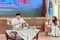 Bupati Pasuruan Rusdi Sutejo saat menyampaikan pandangan dalam Dialog Publik BEM Pasuruan Raya di Auditorium Mpu Sindok, Sabtu (18/10/2025). (Foto Dok Ho/RadarBangsa.co.id)