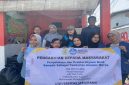 Mahasiswa Universitas Semarang memberikan pelatihan pencatatan digital hasil pengelolaan bank sampah kepada warga Kampung Kepatihan, Kelurahan Bangunharjo, Semarang Tengah, Sabtu (12/10/2025). (Foto Dok Ho/RadarBangsa.co.id)