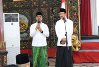 Menteri Sosial RI Syaifullah Yusuf bersama Bupati Bangkalan Lukman Hakim saat mengikuti doa bersama untuk korban robohnya bangunan Pondok Pesantren Al-Khoziny di Pendopo Agung Bangkalan, Sabtu (18/10/2025). (Foto Dok Ho/RadarBangsa.co.id)