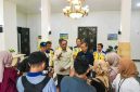 Menteri Pekerjaan Umum dan Perumahan Rakyat (PUPR) Dody Hanggodo bersama Gubernur Nusa Tenggara Barat Lalu Muhamad Iqbal meninjau proyek revitalisasi irigasi di Lombok Tengah, Minggu (19/10/2025). (Foto Dok Ho/RadarBangsa.co.id)
