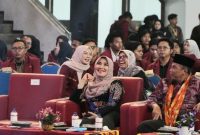 (Kiri) Senator DPD RI asal Jawa Timur, Lia Istifhama, menanggapi fenomena “motor brebet” usai pengisian BBM jenis Pertalite di sejumlah wilayah Jatim. (Foto Dok Ho/RadarBangsa.co.id)