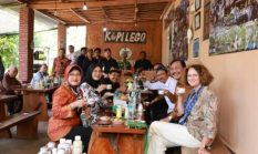Ngopi di Gombengsari, Gus Ipul dan Luhut Kagumi Potensi Kopi Banyuwangi