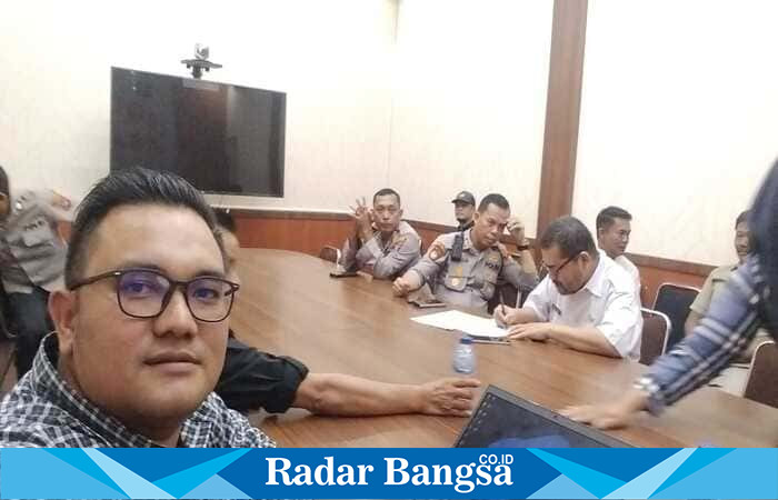 Manager Public Relations Head PT BSP Tbk Kisaran, Yudha Andriko, SH, memberikan klarifikasi atas tudingan tunggakan PBB senilai Rp150 miliar yang disebut tidak benar. (Foto: Joko) 