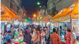 Keterangan foto : 
Waroeng Semawis adalah destinasi kuliner wajib,bagi anda yang sedang berkunjung di Semarang. (Dok Agus)