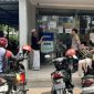 Anggota Polsek Tikung saat menyambangi kantor BRI Unit Tikung dalam rangka patroli obyek vital, Jumat (10/10/2025). (Foto Dok Ho/RadarBangsa.co.id)