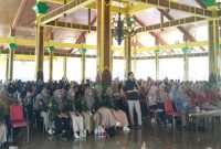 Kepala Dinas KBP3A Bangkalan, Sudiyo, saat menyampaikan evaluasi kinerja Tim Pendamping Keluarga (TPK) di Pendopo Pratanu, Kantor Pemkab Bangkalan, Jumat (10/10/2025). (Dok. KBP3A Bangkalan) 