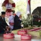 Khofifah Indar Parawansa memimpin upacara ziarah di Makam Bung Karno, rangkaian peringatan HUT ke-80 Pemerintah Provinsi Jawa Timur. (Foto Dok Ho/RadarBangsa.co.id)