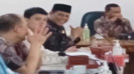 Foto : Tengah Kamim Tohari, S.Sos. Tokoh Masyarakat Desa Tulungrejo sekaligus anggota dewan Fraksi PDIP Kota Batu