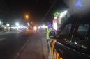 Petugas Polsek Tikung melaksanakan patroli Blue Light di Jalan Raya Mantup, Lamongan, guna memastikan situasi Kamtibmas tetap aman dan kondusif, Selasa (14/10/2025) dini hari (Foto Dok Ho/RadarBangsa.co.id)