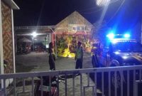 Anggota Polsek Tikung saat melaksanakan patroli malam di wilayah Kecamatan Tikung, Lamongan, Selasa (7/10/2025) (Foto Dok Ho/RadarBangsa.co.id)