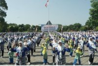 Ratusan guru dan siswa PAUD mengikuti Gebyar HUT ke-20 HIMPAUDI Kabupaten Madiun di halaman Pendopo Ronggo Djumeno, Caruban, Kamis (9102025).