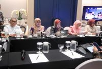 Anggota DPD RI Lia Istifhama (dua dari kanan) bersama sejumlah senator lainnya mengikuti rapat pembahasan rencana Peraturan Presiden (Foto Dok Ho/RadarBangsa.co.id)