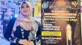 Senator DPD RI asal Jawa Timur, Dr. Lia Istifhama, menerima penghargaan Mustika Selendang Emas 2025 di Empire Palace Surabaya, Minggu (19/10/2025). (Foto Dok Ho/RadarBangsa.co.id)