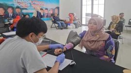 Senator Jawa Timur Lia Istifhama hadir dalam aksi donor darah serentak HUT ke-21 DPD RI di Surabaya, Jumat (3/10/2025). (Foto Dok Ho/RadarBangsa.co.id)