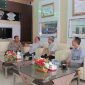 Kapolres Lamongan AKBP Agus Dwi Suryanto menerima kunjungan silaturahmi Direktur RS Muhammadiyah Lamongan Dr. M. Asro Abdih Y. di Mapolres Lamongan, Selasa (14/10). (Foto Dok Ho/RadarBangsa.co.id)