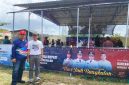 Kepala Dinas Perhubungan Kabupaten Bangkalan, Akhmad Roniyun Hamid, saat membuka Festival dan Lomba Burung Berkicau Piala Bupati Bangkalan di Gantangan Barbara, Minggu (12/10/2025).  (Foto Dok Ho/RadarBangsa.co.id)