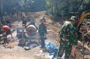 Kolonel Inf Nyarman, Dandim 1606/Mataram, meninjau lokasi TMMD ke-126 di Lombok Barat, memastikan pembangunan jalan dan Pompa Hidram berjalan sesuai target, Jumat (24/10/2025). (Foto Dok Ho/RadarBangsa.co.id)