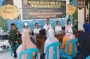Personel Kodim 1606 Mataram bersama petugas DP2KBP3A Lombok Barat memberikan layanan KB dan penyuluhan kesehatan gratis bagi warga Desa Dasan Geria, Kecamatan Lingsar, dalam rangka program TMMD ke-126. (Foto Dok Ho/RadarBangsa.co.id)