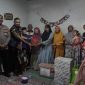 Personel Unit PPA Satreskrim Polres Lamongan bersama tim psikolog melakukan pendampingan dan trauma healing kepada anak korban kekerasan seksual di wilayah Kecamatan Lamongan, Jumat (17/10/2025). (Foto: Dok. Humas Polres Lamongan/RadarBangsa.co.id) 