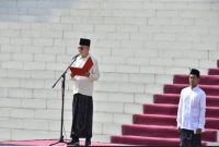 Wakil Bupati Pasuruan, Shobih Asrori, memimpin apel peringatan Hari Santri Nasional 2025 di halaman Kantor Bupati Pasuruan, Rabu (22/10/2025). (Foto Dok Ho/RadarBangsa.co.id)