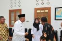 Wakil Bupati Sorong, Papua Barat Daya, Sutejo, bersama rombongan saat diterima Bupati Banyuwangi Ipuk Fiestiandani di Pendopo Sabha Swagatha Blambangan, Rabu (22/10/2025). (Foto Dok Ho/RadarBangsa.co.id)