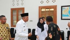 Wakil Bupati Sorong, Papua Barat Daya, Sutejo, bersama rombongan saat diterima Bupati Banyuwangi Ipuk Fiestiandani di Pendopo Sabha Swagatha Blambangan, Rabu (22/10/2025). (Foto Dok Ho/RadarBangsa.co.id)