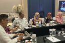 Senator asal Jawa Timur, Lia Istifhama (hijab kuning), saat mengikuti rapat kerja Komite III DPD RI membahas penguatan regulasi perlindungan konsumen dan produk pangan di era digital, Jakarta, Kamis (24/10/2025). (Foto Dok Ho/RadarBangsa.co.id)
