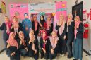 Tenaga medis Dinkes Kota Blitar memberikan penjelasan kepada peserta tentang prosedur pemeriksaan HPV DNA di puskesmas setempat. (Foto Dok Ho/RadarBangsa.co.id)