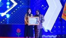Penerimaan Penghargaan FORIKAN Awards 2025 oleh perwakilan Kabupaten Bangkalan. (Foto Dok Ho/RadarBangsa.co.id)