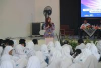 Senator DPD RI Lia Istifhama saat menghadiri kegiatan edukatif “Stop Pernikahan Dini” di SMAN 19 Surabaya, bekerja sama dengan PIJAR dan BKKBN Jawa Timur (Foto Dok Ho/RadarBangsa.co.id)