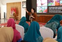 Kader Posyandu Banyuwangi mengikuti pembekalan pencegahan stunting bersama dokter Tan Shot Yen di Pendopo Sabha Swagatha Blambangan. (Foto Dok Ho/RadarBangsa.co.id)