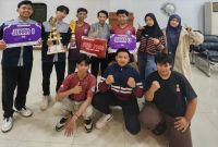 Empat pelajar MAN 1 Pasuruan usai meraih juara pada Kompetisi Robotika Nasional di PPNS Surabaya. (Foto Dok Ho/RadarBangsa.co.id)