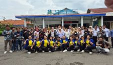 Forum Wartawan Parlemen NTB berkunjung ke LTSA Disnakertrans Jawa Timur untuk mempelajari model pelayanan terintegrasi bagi pekerja migran Indonesia. (Foto Dok Ho/RadarBangsa.co.id)